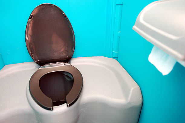 Porta potty delivery and setup in Glenwood, IA